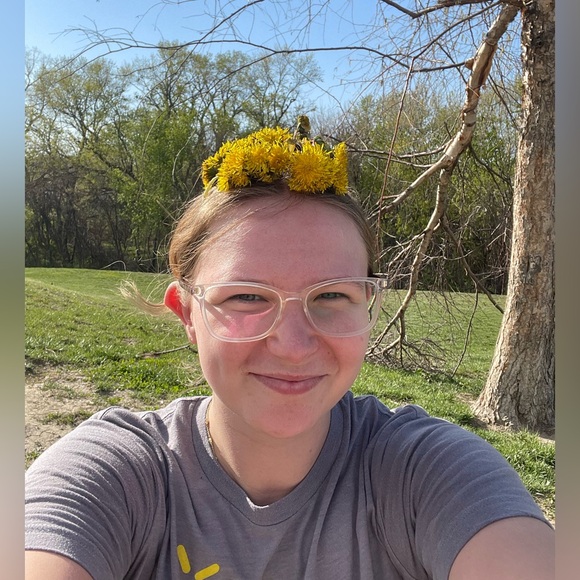 Meet your Posher, Jenna - Picture 2 of 3